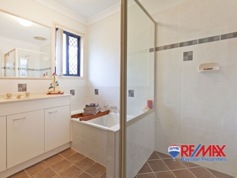 8 Hawkins Place, Thornlands QLD 4164