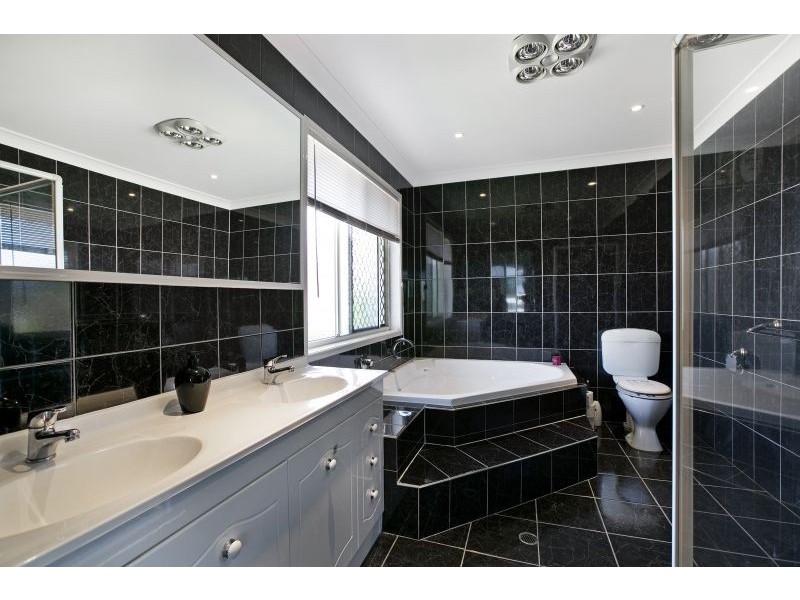 342 Bloomfield Street, Cleveland QLD 4163
