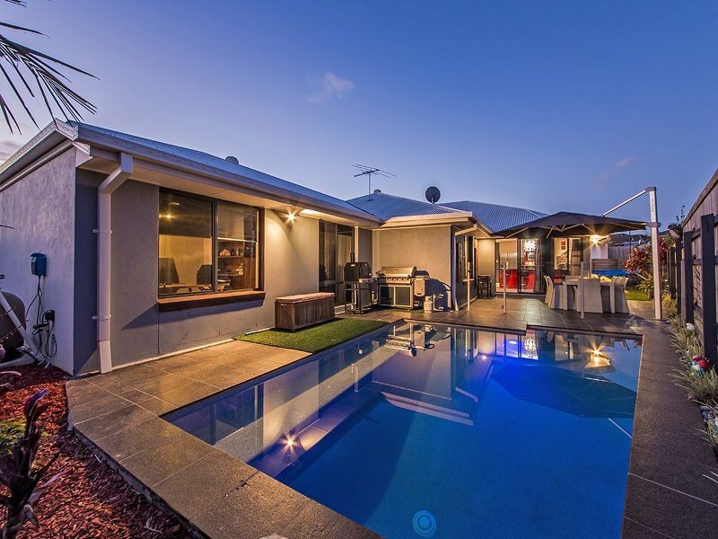 82 Ebony Cresent, Redland Bay QLD 4165
