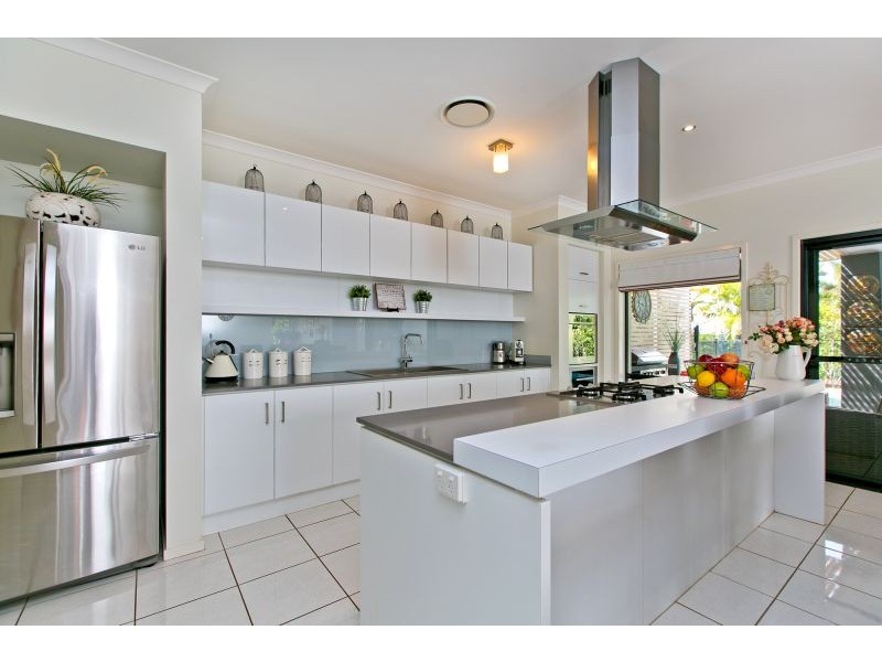 16 Hayman Street, Redland Bay QLD 4165