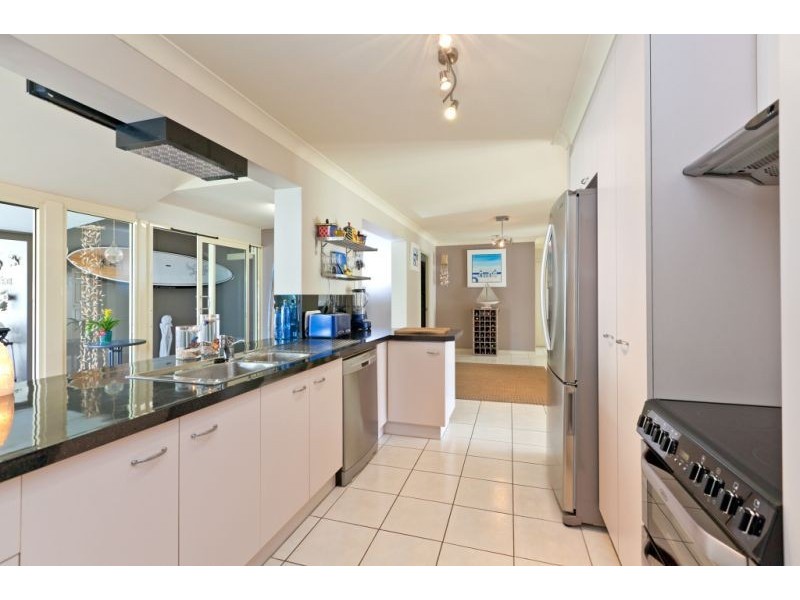 30 JAY CRESCENT, Redland Bay QLD 4165