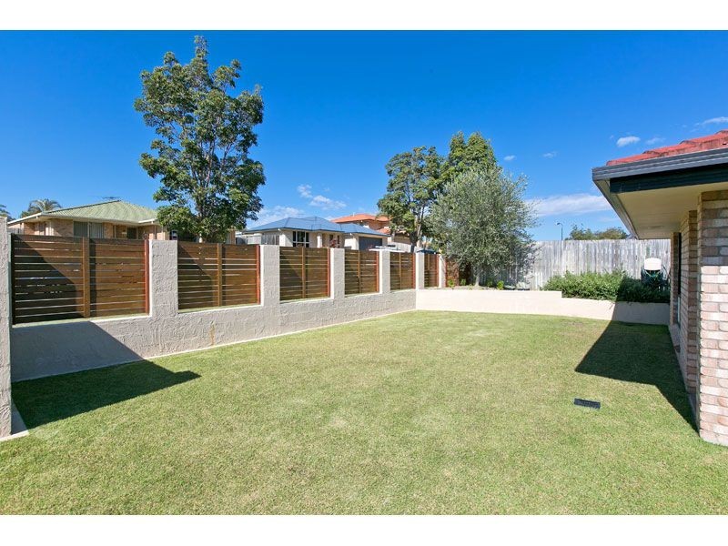 7 Snipe Street, Redland Bay QLD 4165