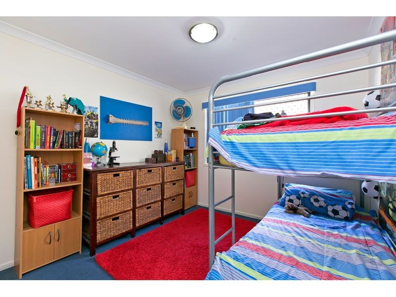 7 Snipe Street, Redland Bay QLD 4165