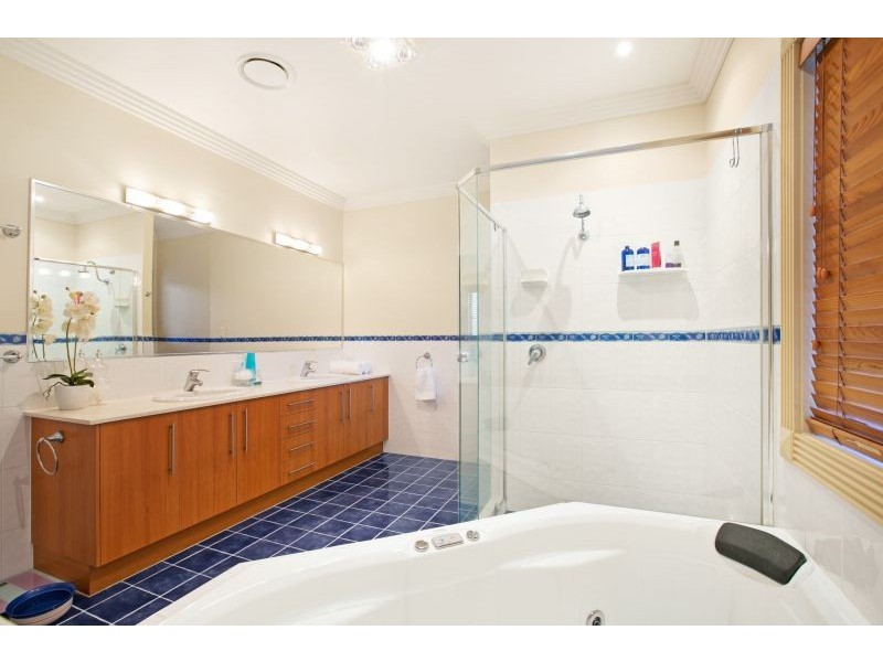 1 Honeysuckle Court, Cornubia QLD 4130