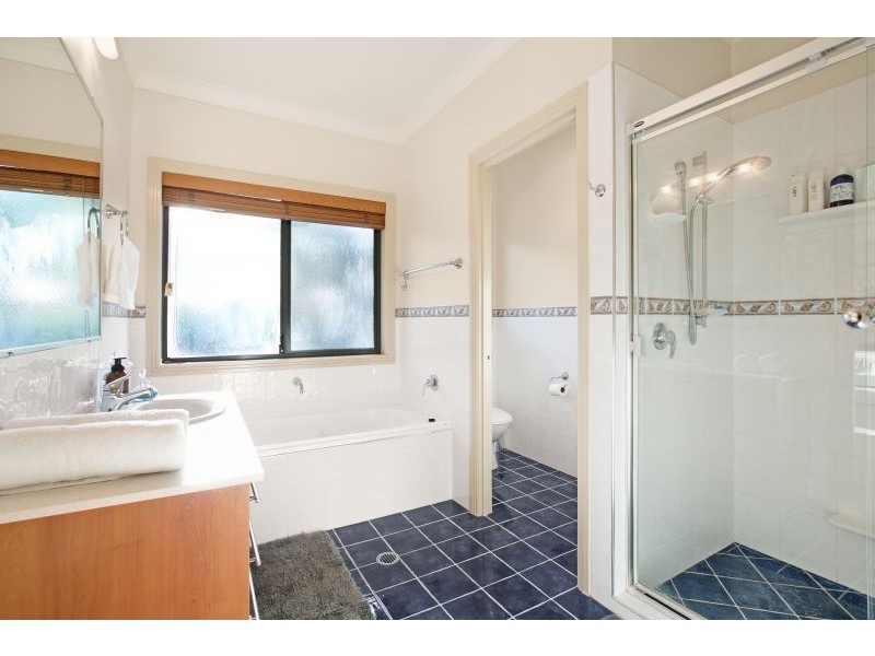 1 Honeysuckle Court, Cornubia QLD 4130