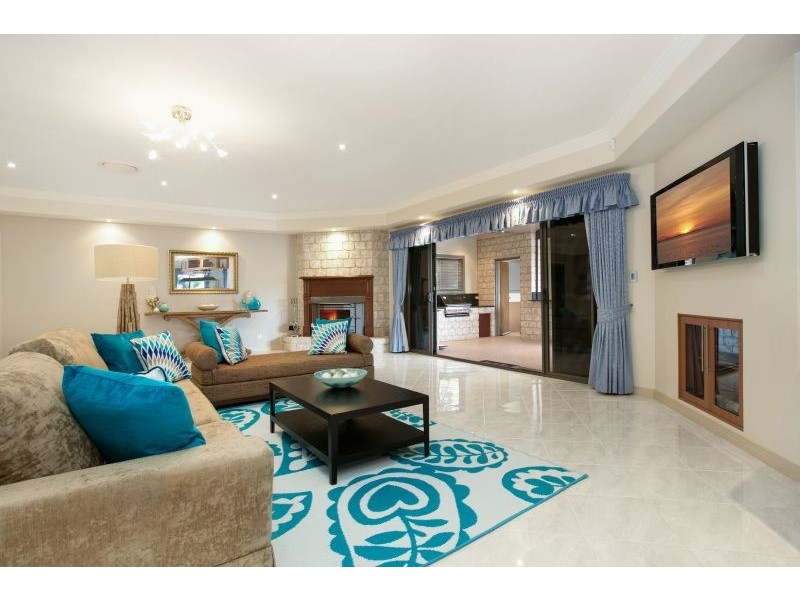 1 Honeysuckle Court, Cornubia QLD 4130