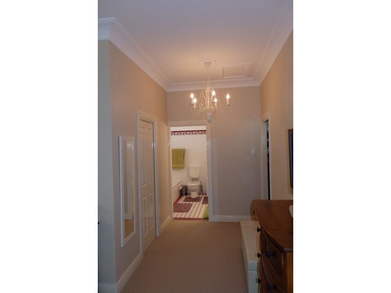 101 Passage Street, Cleveland QLD 4163