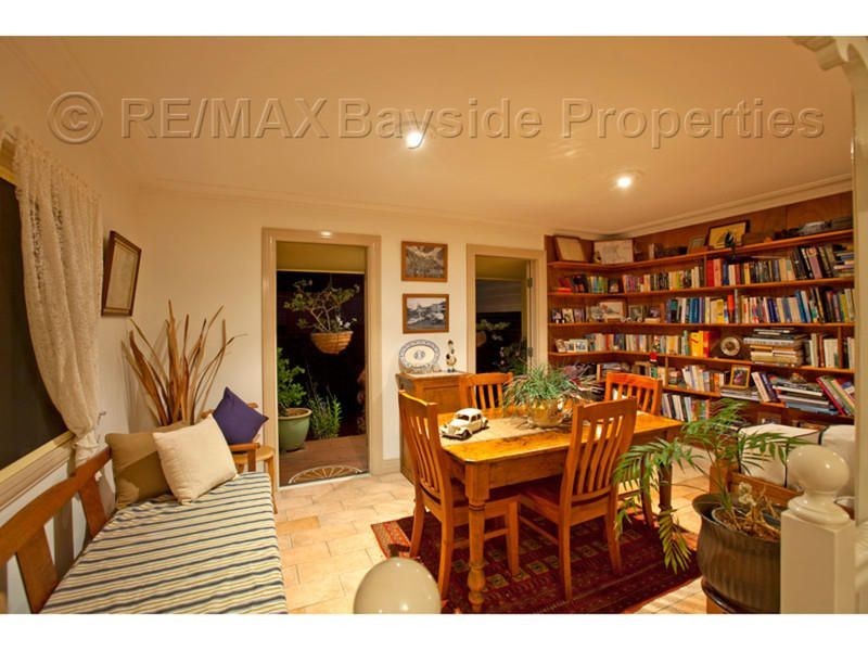 101 Passage Street, Cleveland QLD 4163