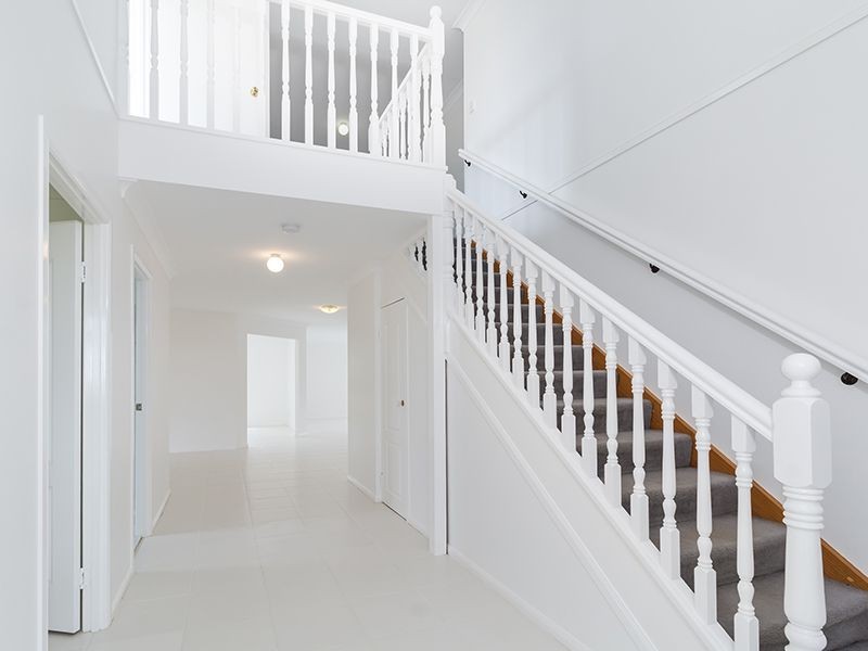 30 Kimbolton Dr, Redland Bay QLD 4165