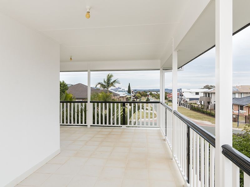 30 Kimbolton Dr, Redland Bay QLD 4165