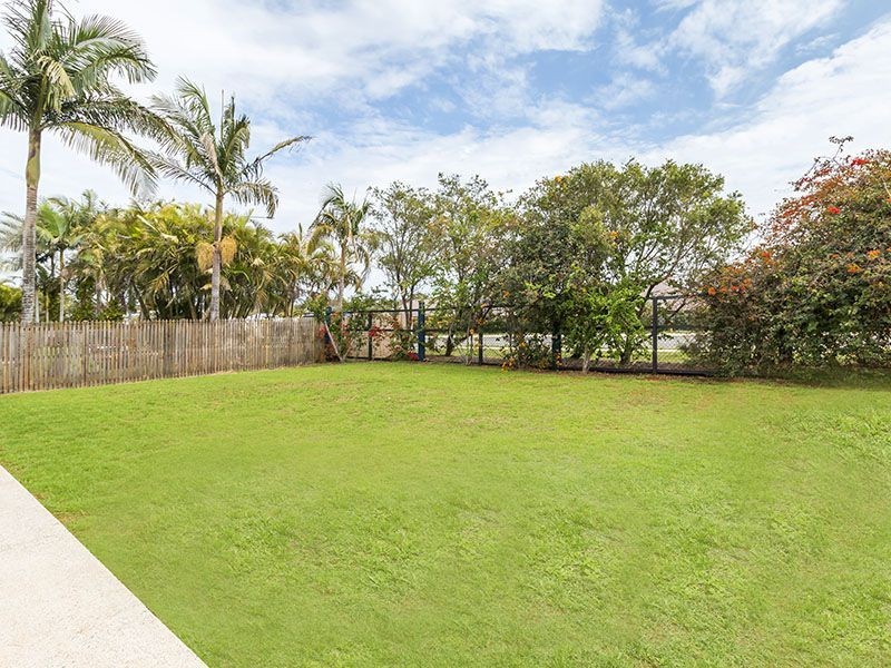 30 Kimbolton Dr, Redland Bay QLD 4165