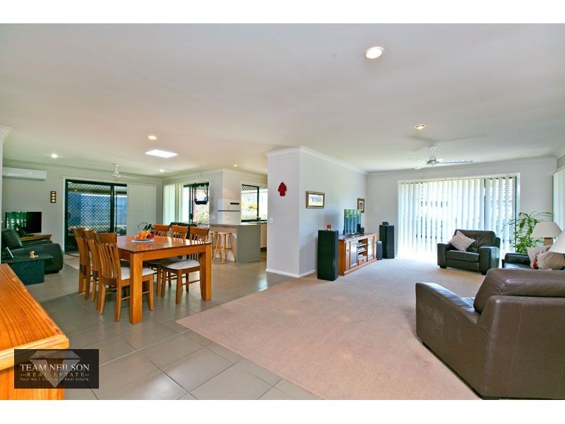 50 Azure Avenue, Redland Bay QLD 4165