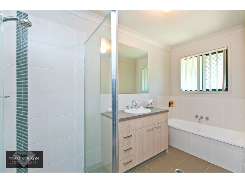 50 Azure Avenue, Redland Bay QLD 4165