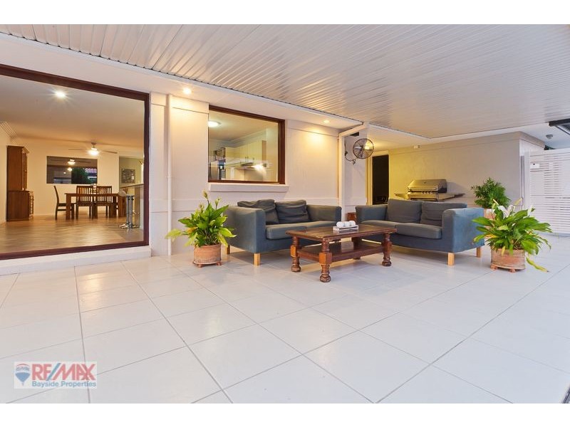 14 Moores Road, Redland Bay QLD 4165