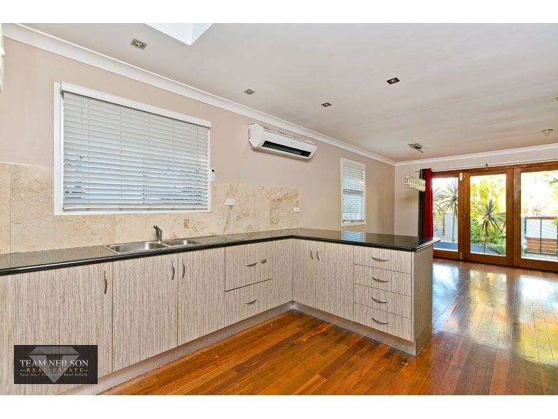 80 Thomas Street, Birkdale QLD 4159