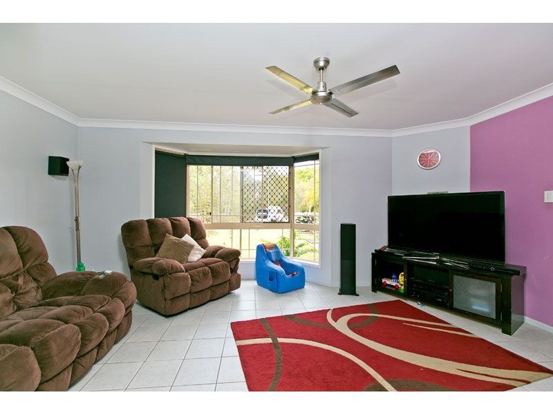 3 Buggy Place, Redland Bay QLD 4165