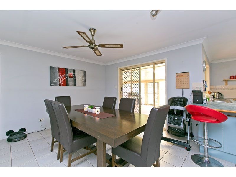 3 Buggy Place, Redland Bay QLD 4165