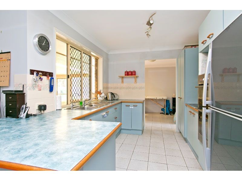 3 Buggy Place, Redland Bay QLD 4165