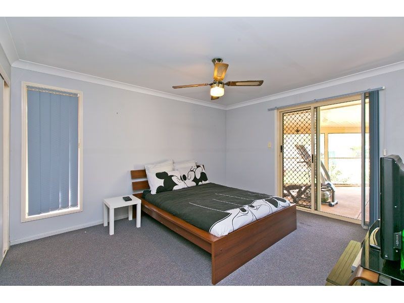 3 Buggy Place, Redland Bay QLD 4165