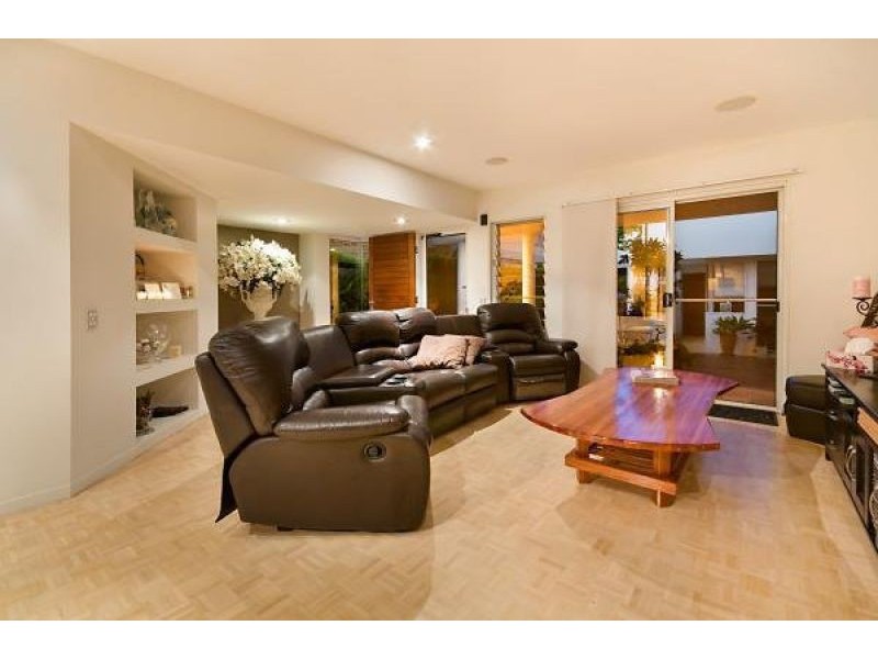 16 Oak Street, Ormiston QLD 4160