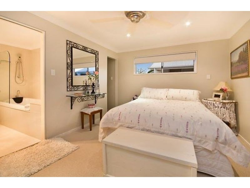 16 Oak Street, Ormiston QLD 4160