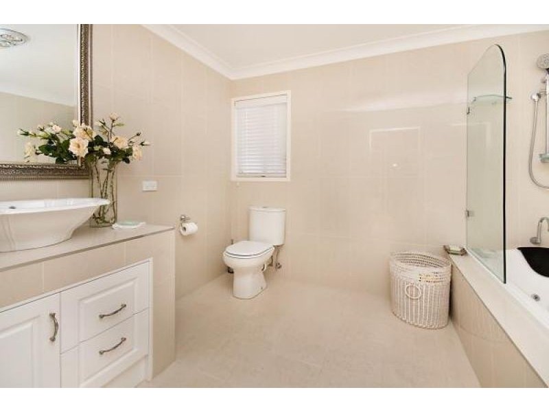 16 Oak Street, Ormiston QLD 4160