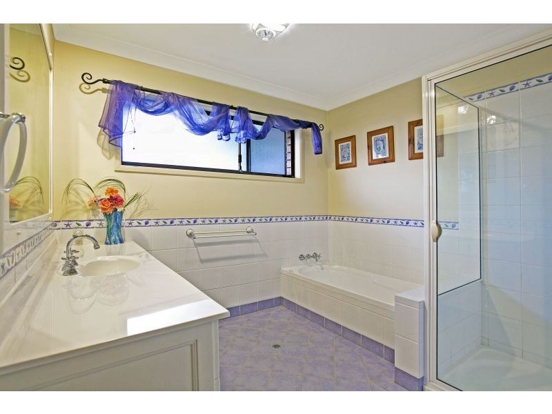 9 Beach Court, Victoria Point QLD 4165