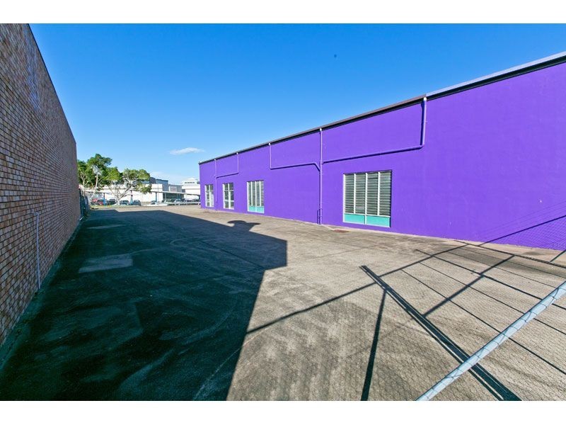 50 REDLAND BAY ROAD, Capalaba QLD 4157