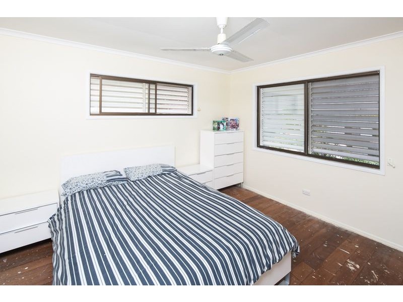 25 Napier Street, Birkdale QLD 4159