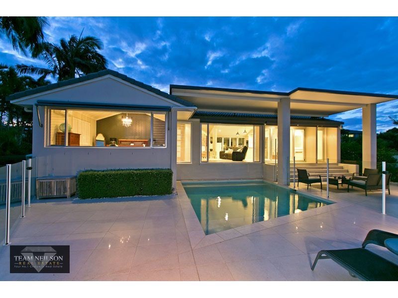 2 Outlook Parade, Ormiston QLD 4160