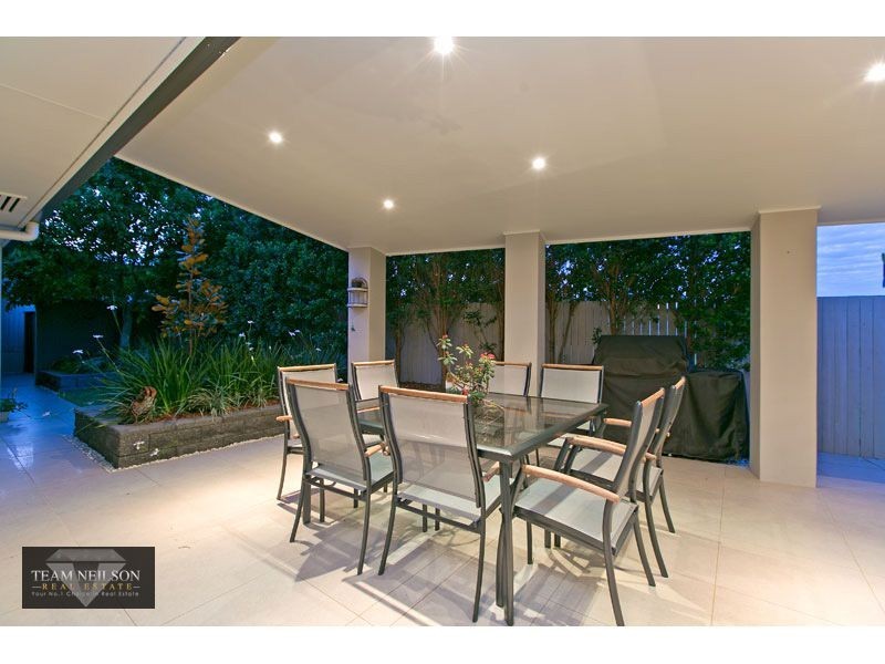 2 Outlook Parade, Ormiston QLD 4160