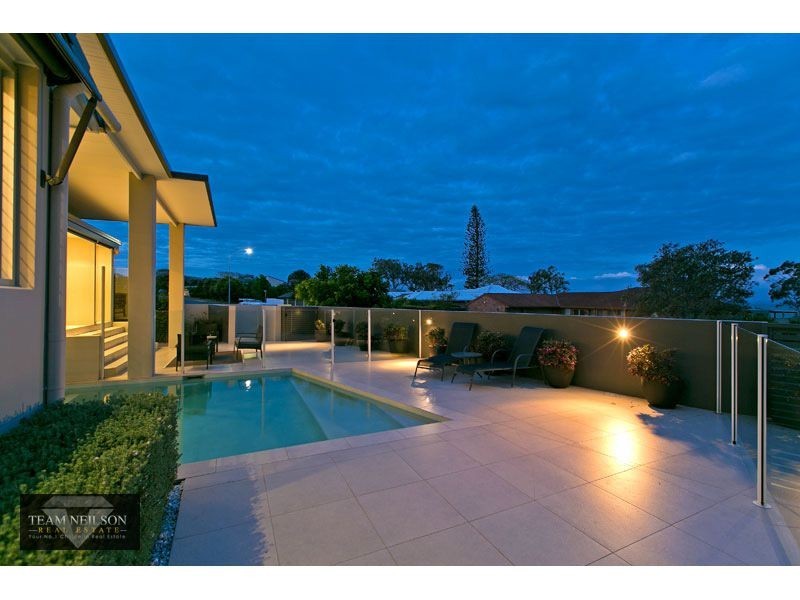 2 Outlook Parade, Ormiston QLD 4160