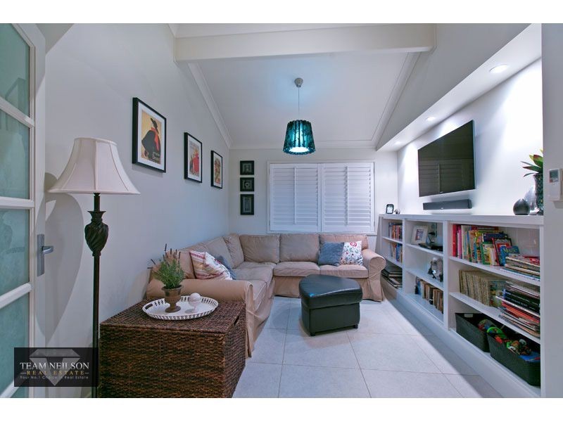 2 Outlook Parade, Ormiston QLD 4160