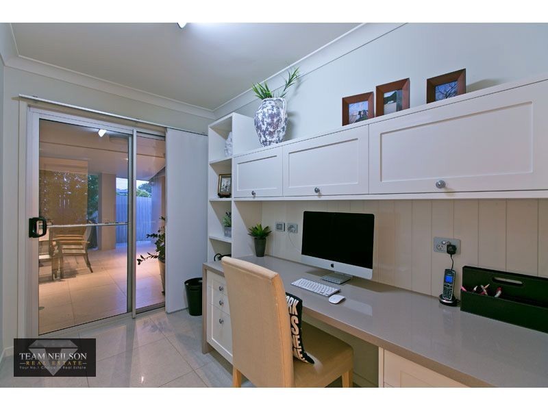 2 Outlook Parade, Ormiston QLD 4160