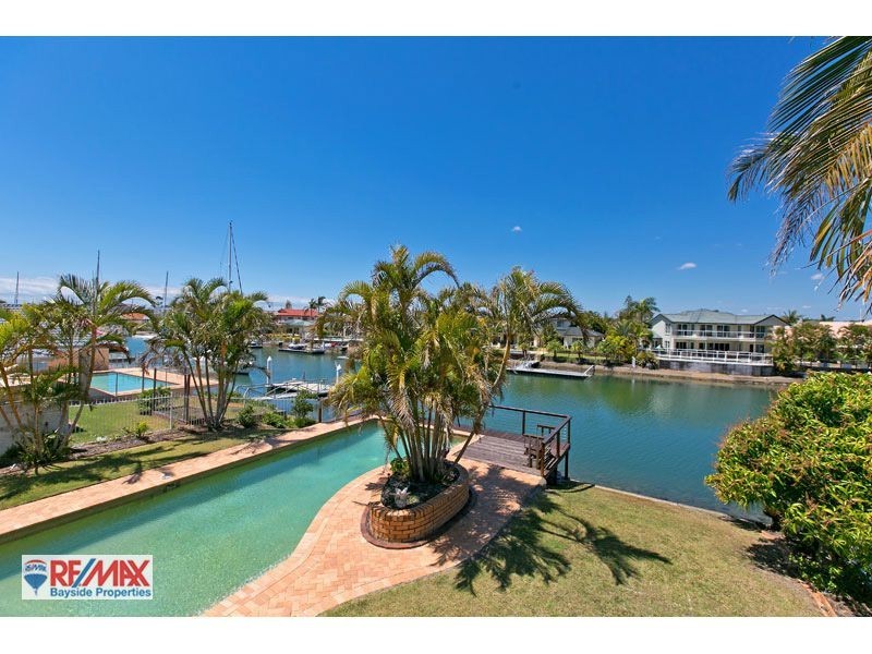 8 Mainsail St, Birkdale QLD 4159