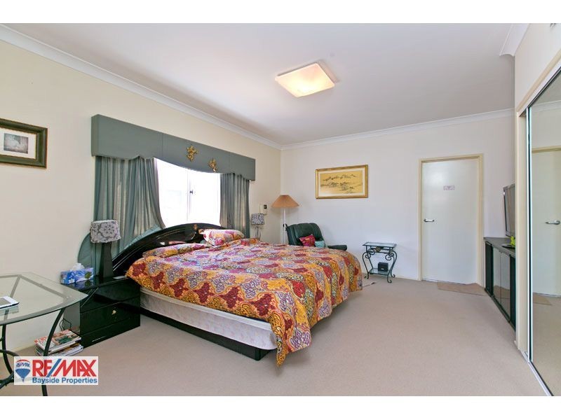 8 Mainsail St, Birkdale QLD 4159