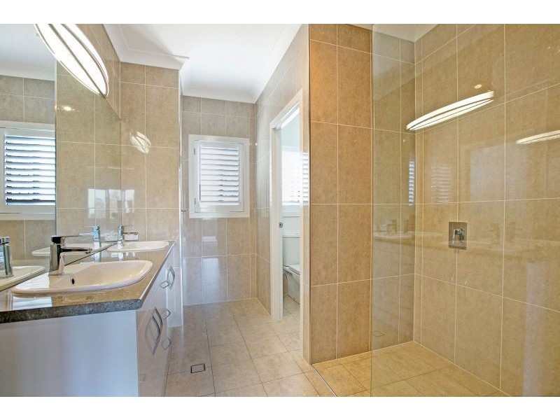 48 Torquay Road, Redland Bay QLD 4165