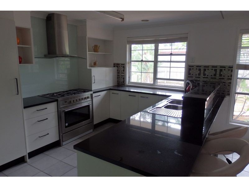 8 Chinnock Court, Alexandra Hills QLD 4161