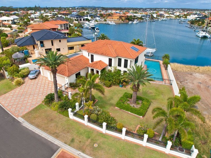 16 RABY BAY BOULEVARD, Raby Bay QLD 4163