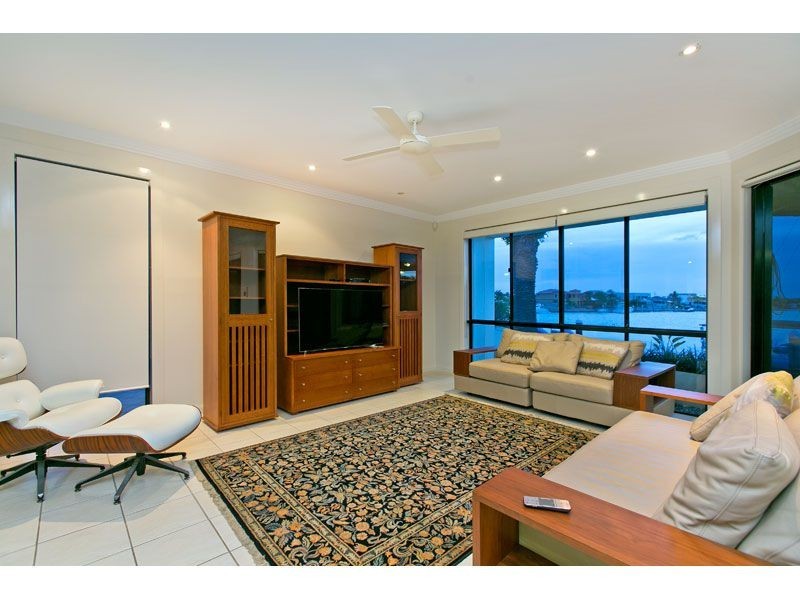 16 RABY BAY BOULEVARD, Raby Bay QLD 4163