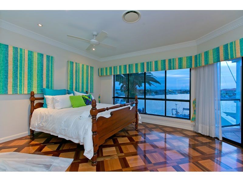 16 RABY BAY BOULEVARD, Raby Bay QLD 4163