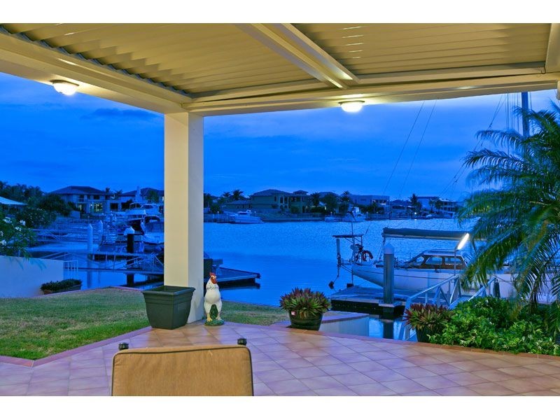 16 RABY BAY BOULEVARD, Raby Bay QLD 4163