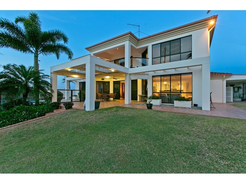 16 RABY BAY BOULEVARD, Raby Bay QLD 4163