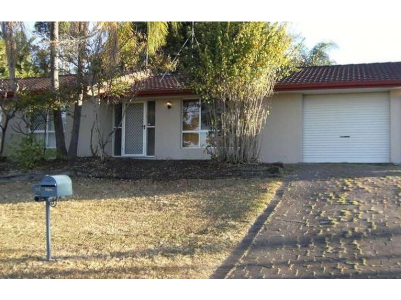 13 Perth Square, Highland Park QLD 4211