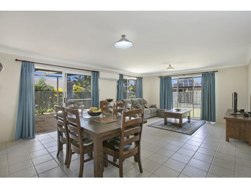 28 Chesterfield Crescent, Wellington Point QLD 4160