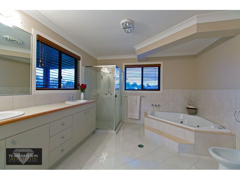 4 Stormlily Crt, Victoria Point QLD 4165