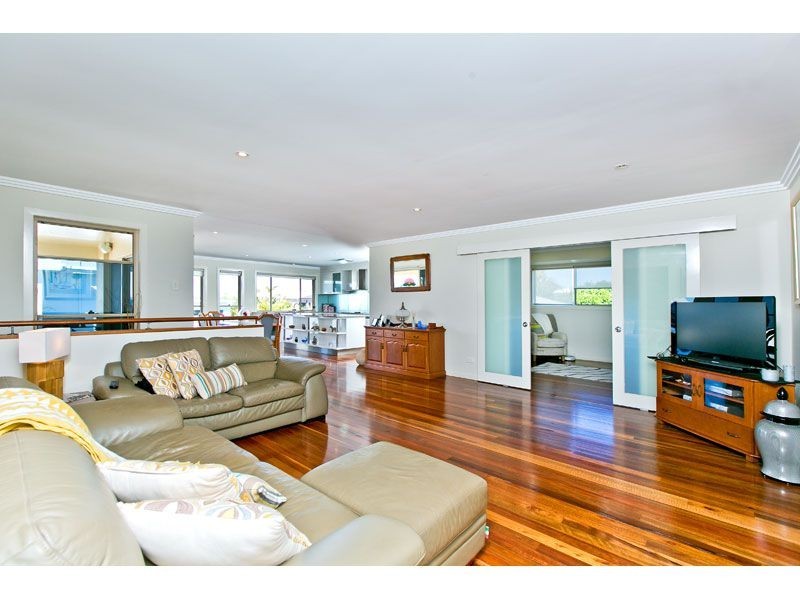 103 School Of Arts Road, Redland Bay QLD 4165