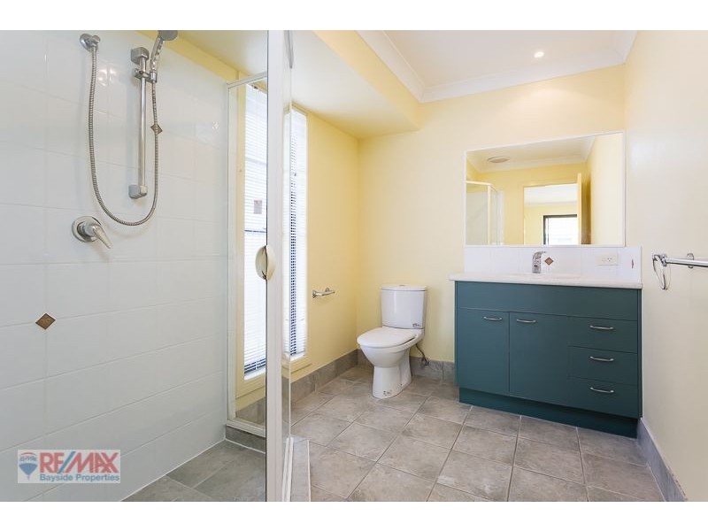 10 Jacaranda Pl, Ormiston QLD 4160