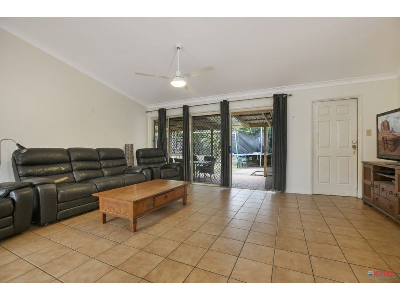 8 Pecan Court, Birkdale QLD 4159