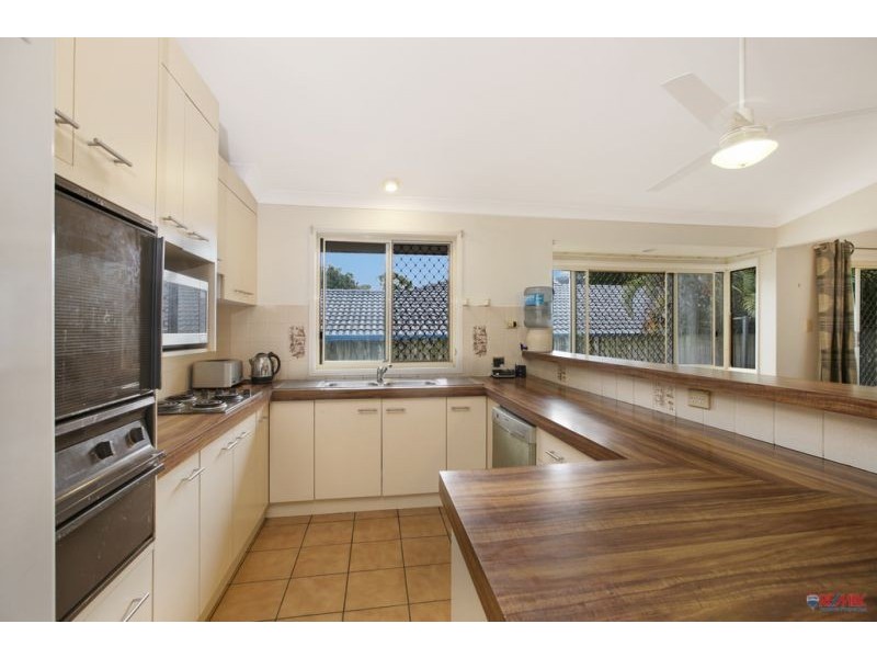 8 Pecan Court, Birkdale QLD 4159